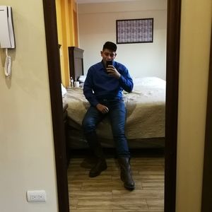 Meet your Posher, Alexis